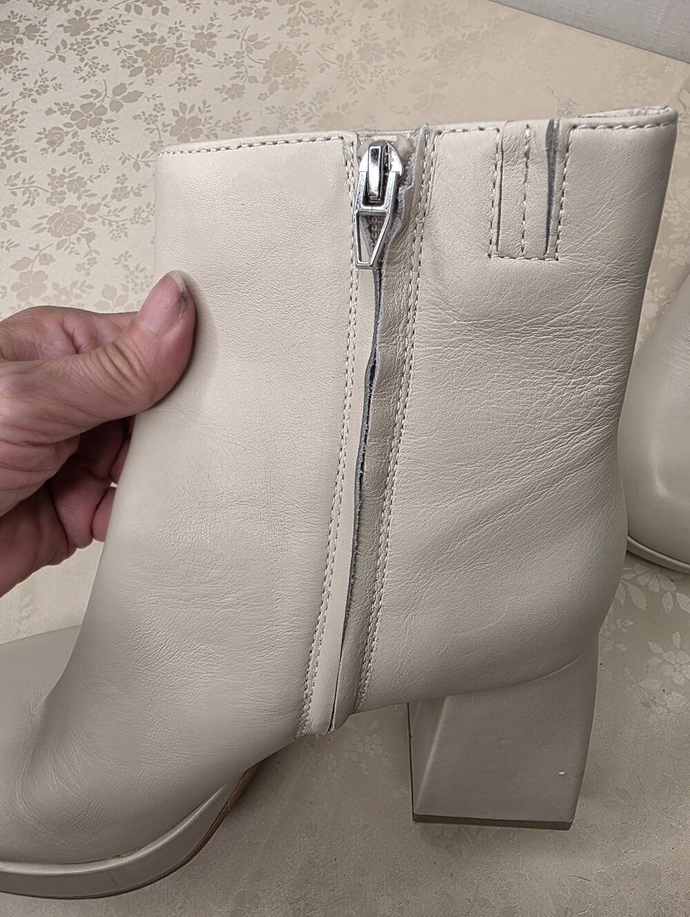 Dolce Vita Ivory Leather Platform Ankle Boots Square Toe Block Heel Size 7.5 - Picture 4 of 11